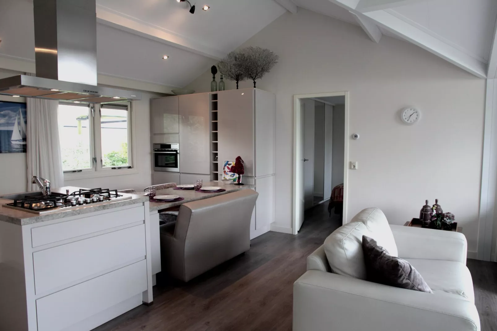 Sunny Oosterschelde-Kitchen