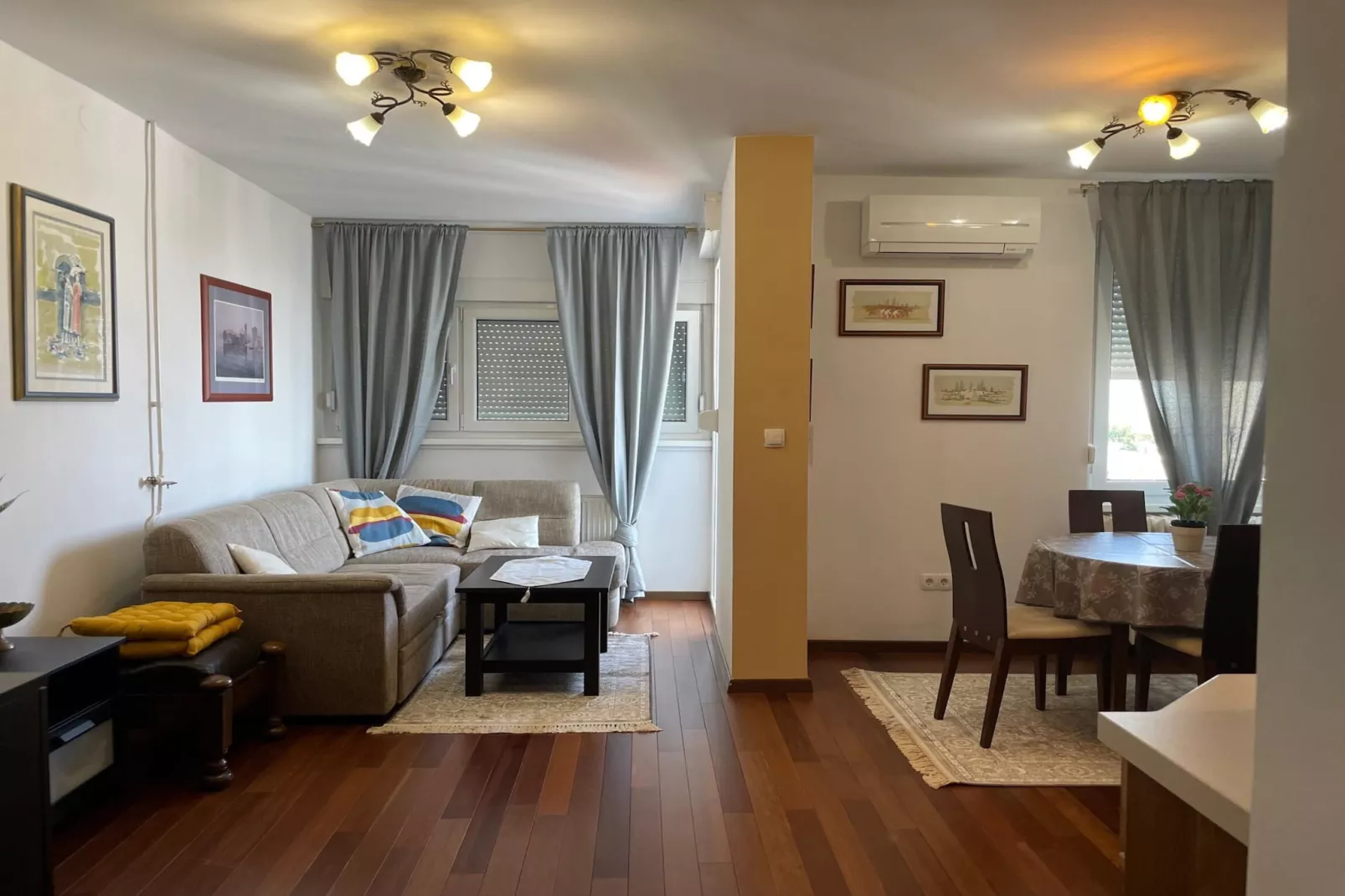 Charming apartment in Zagreb- Apartment Kaj-Living room