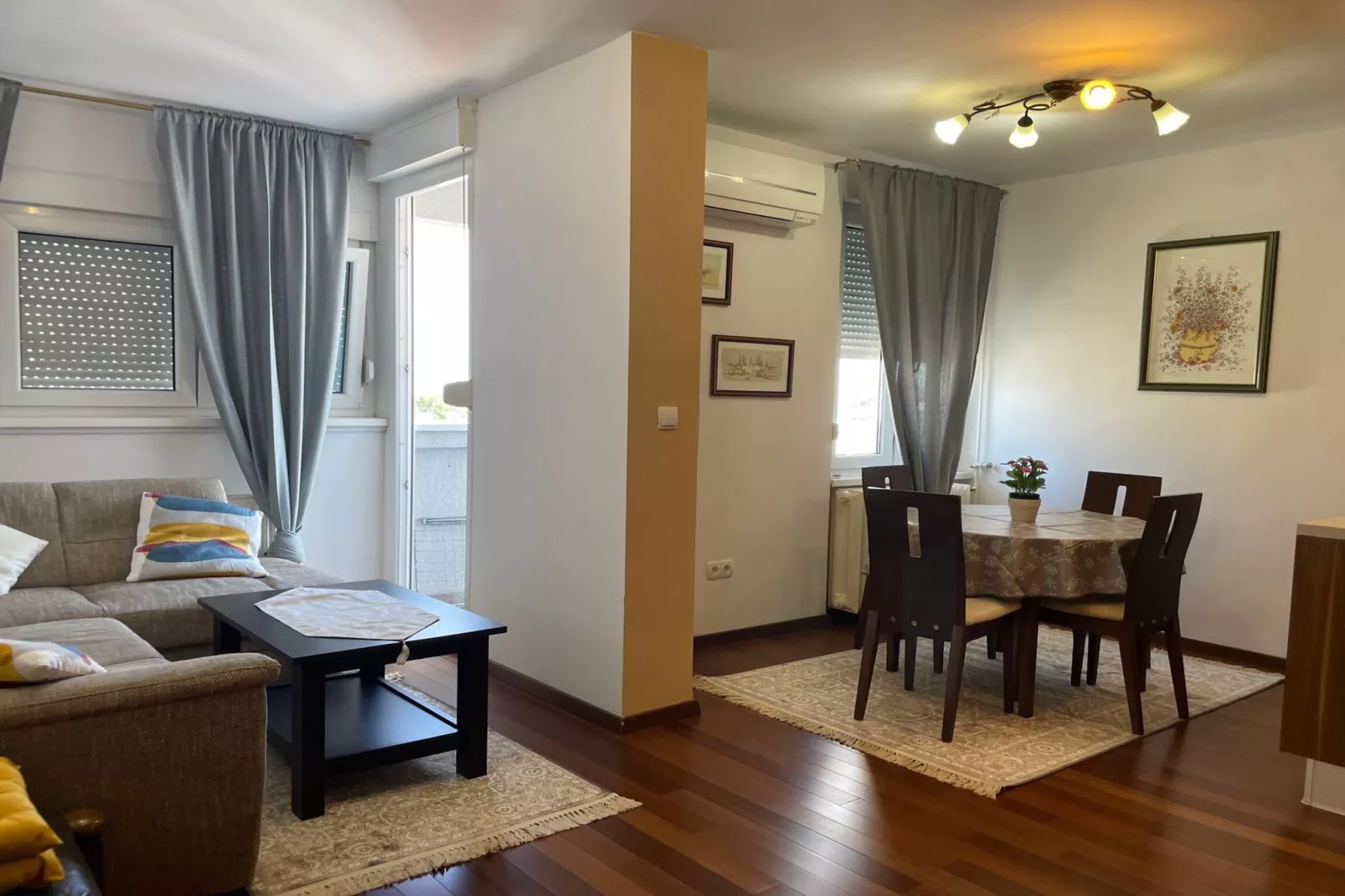 Charming apartment in Zagreb- Apartment Kaj-Dining room