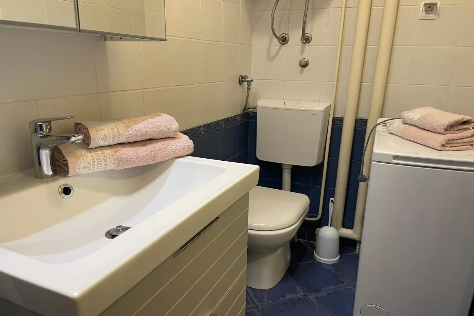 Charming apartment in Zagreb- Apartment Kaj-Bathroom