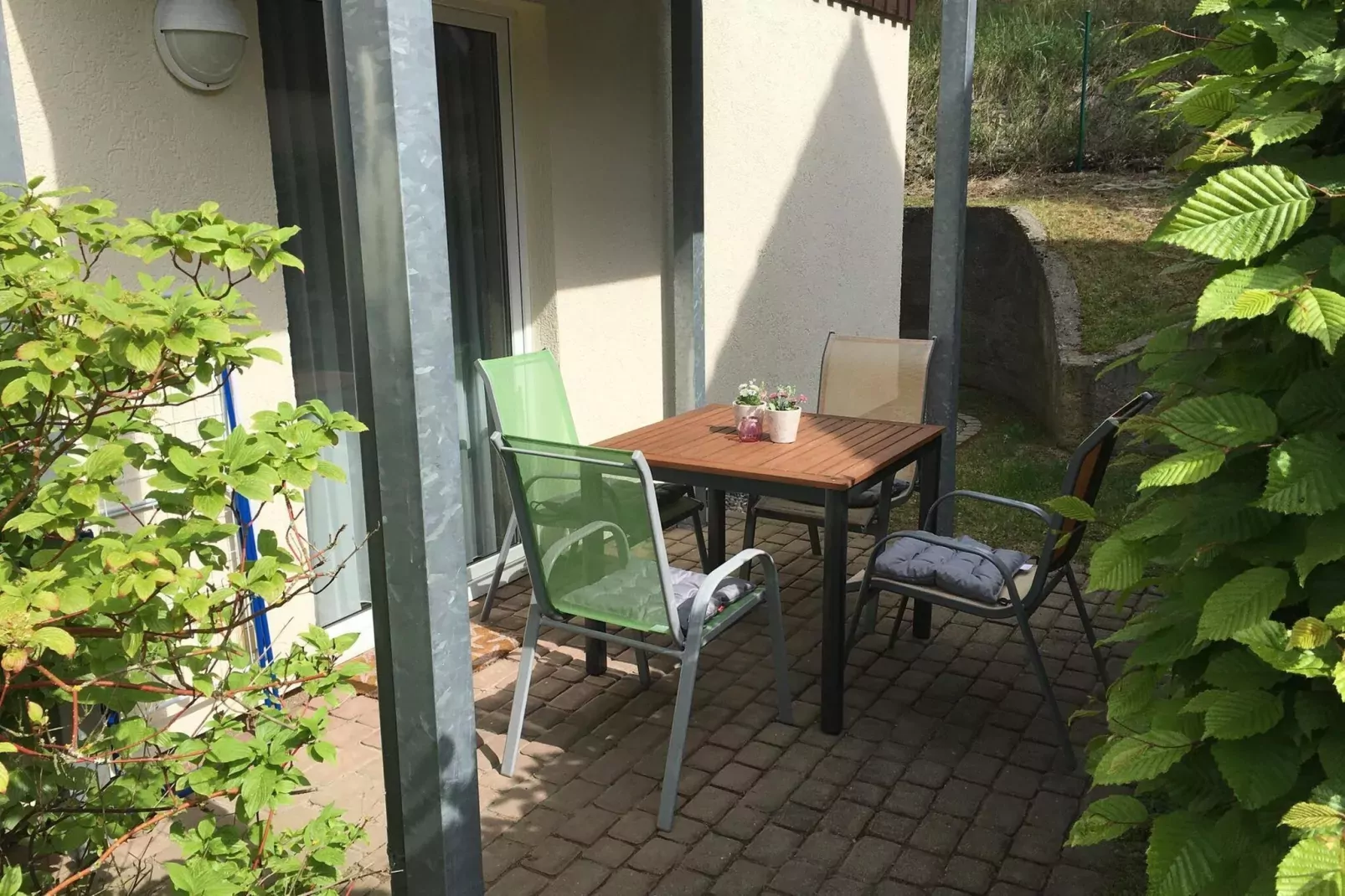 EG Rechts Haus 4 Nr 10-Terrassenbalkon