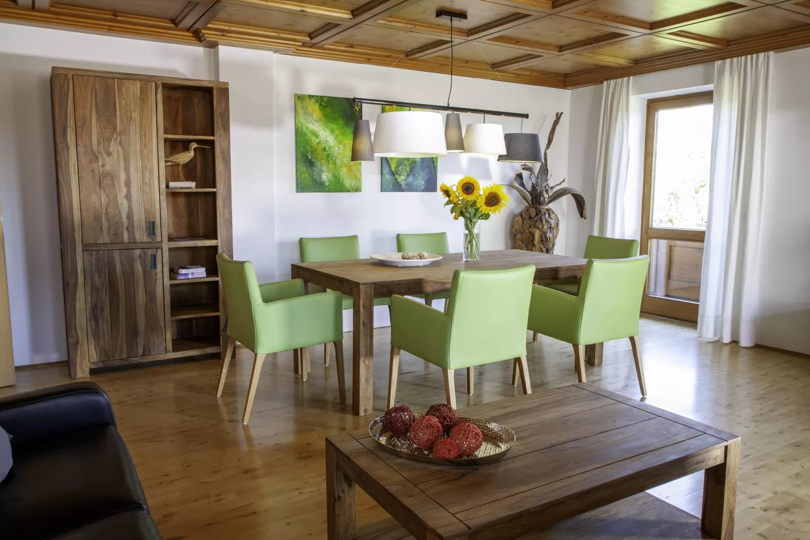 Poesie-Dining room