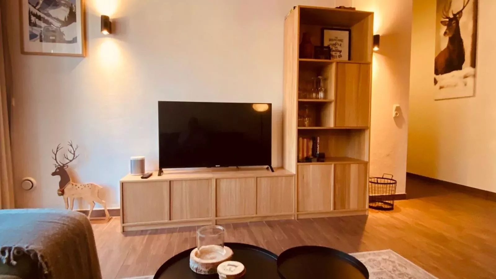 Emma Top 4-Living room