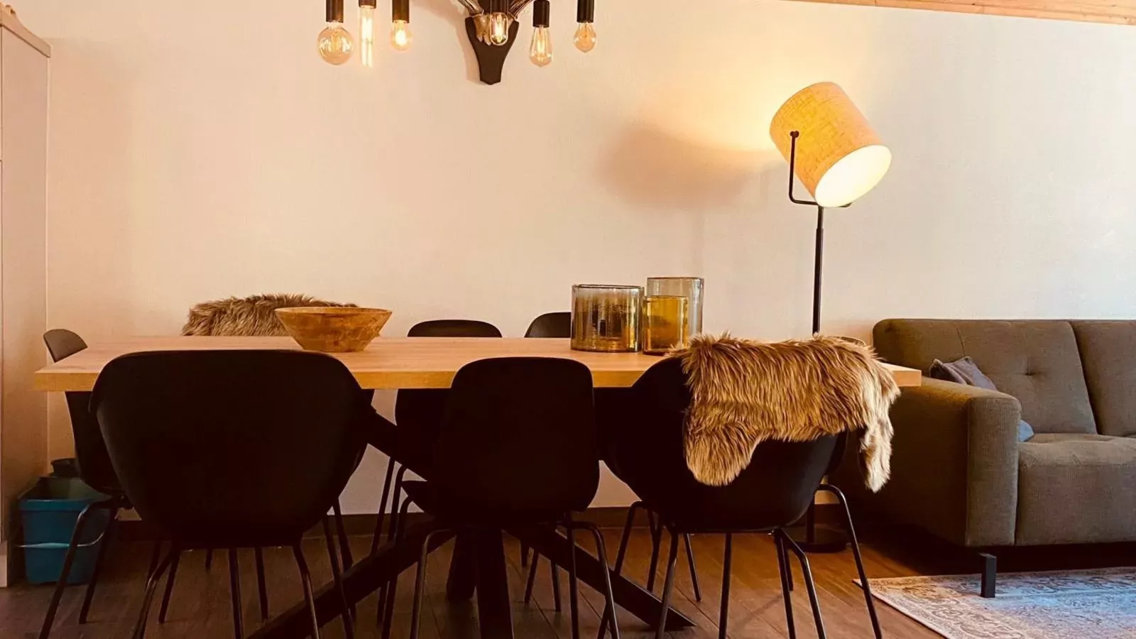 Emma Top 4-Dining room