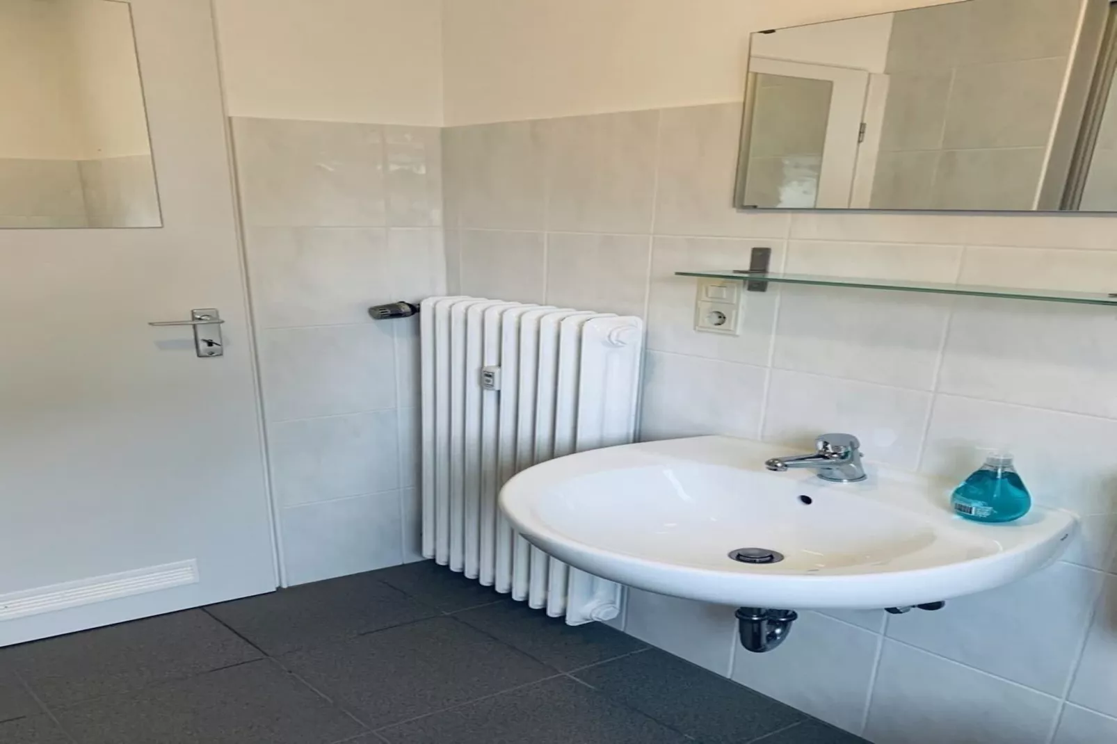 Apartment Rothaarsteig-Bathroom
