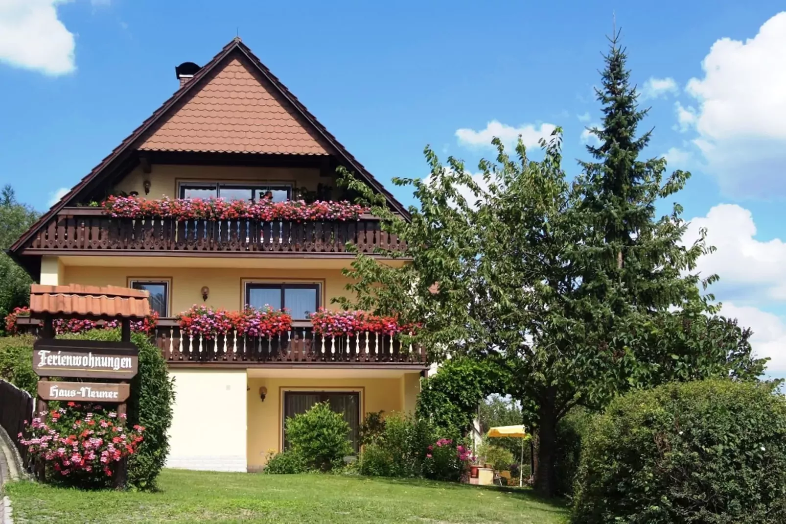 Fränkische Schweiz-Exterior in summer