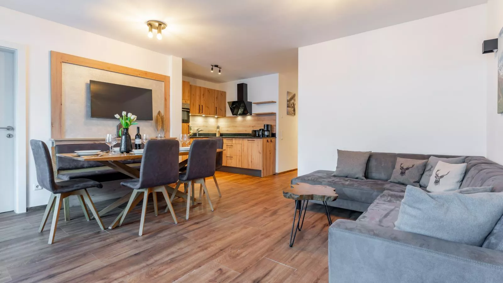 Falken Suites TOP 3-Living room