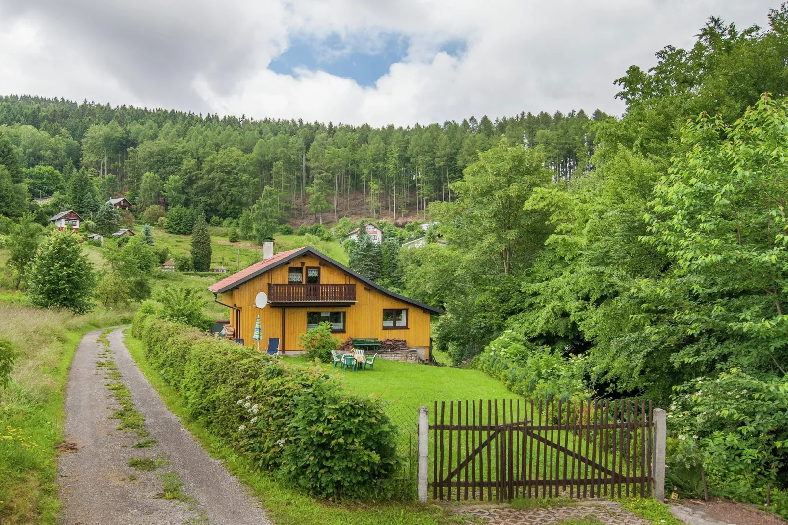 Steinbach-Hallenberg-Exterior summer