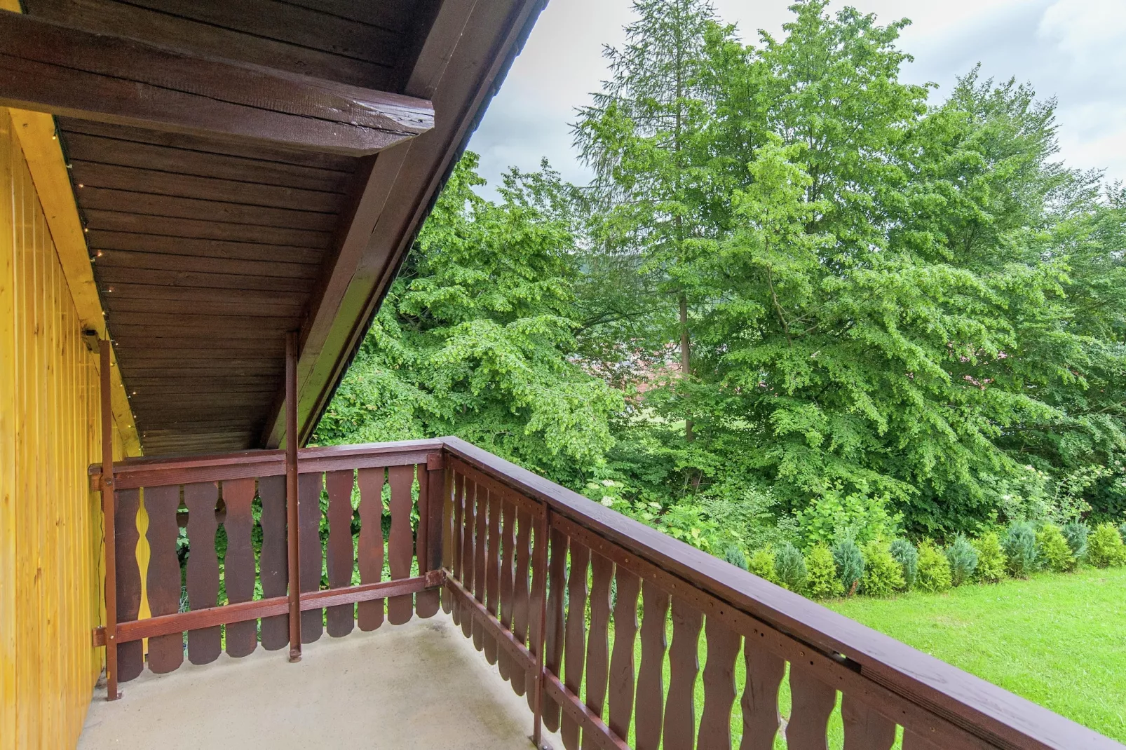 Steinbach-Hallenberg-Exterior summer