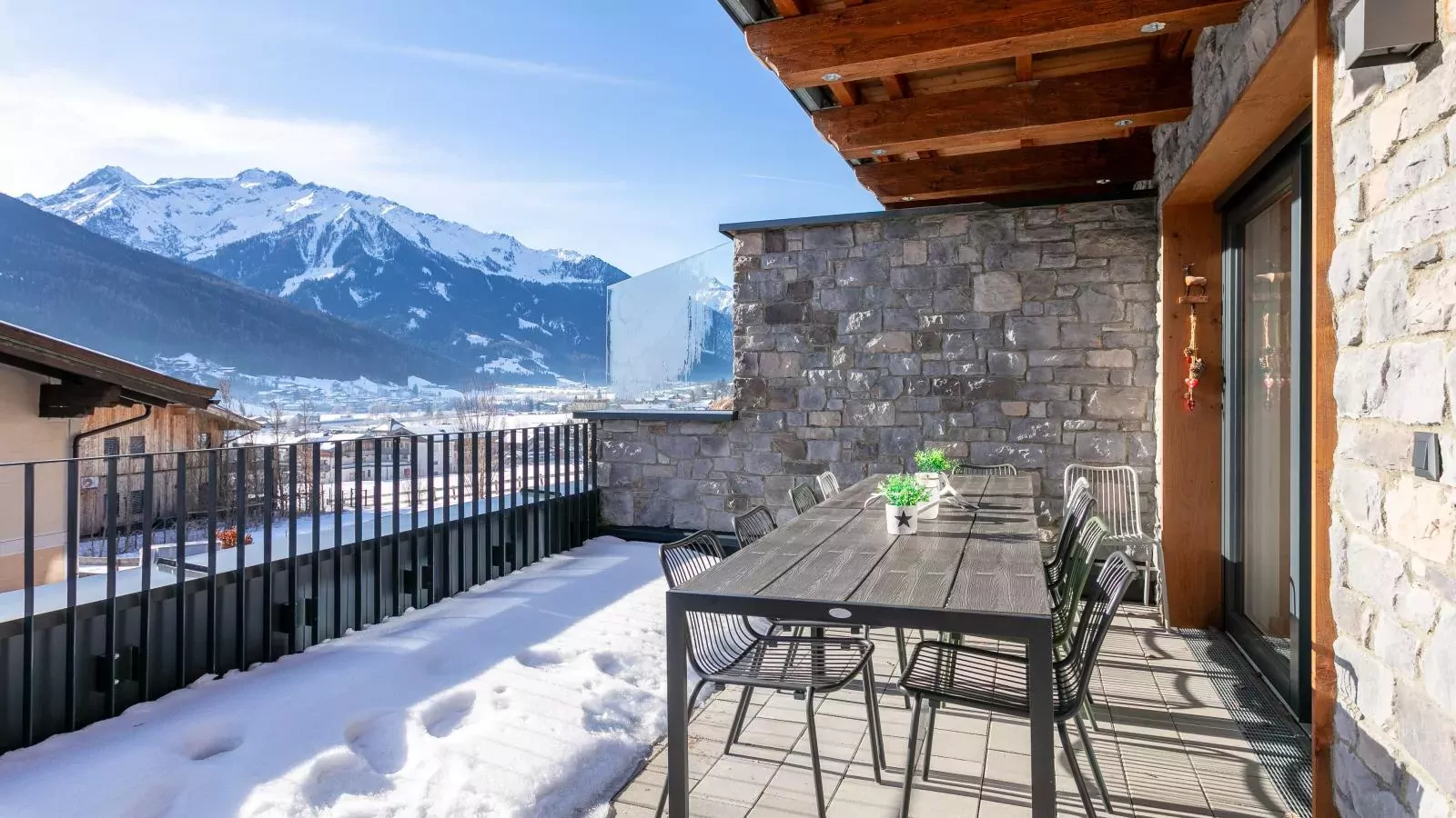 Tauernlodge Berglust-Terrace balcony