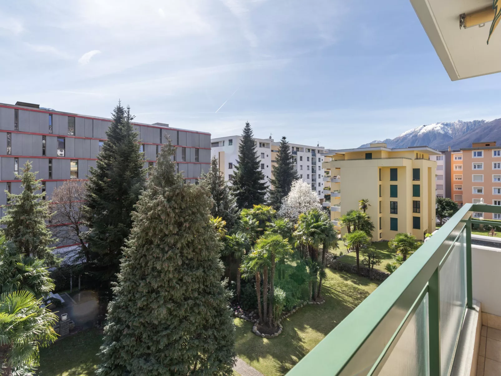 Robinia-City-Draußen