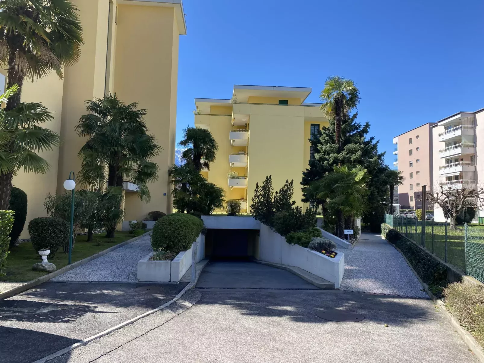 Robinia-City-Draußen