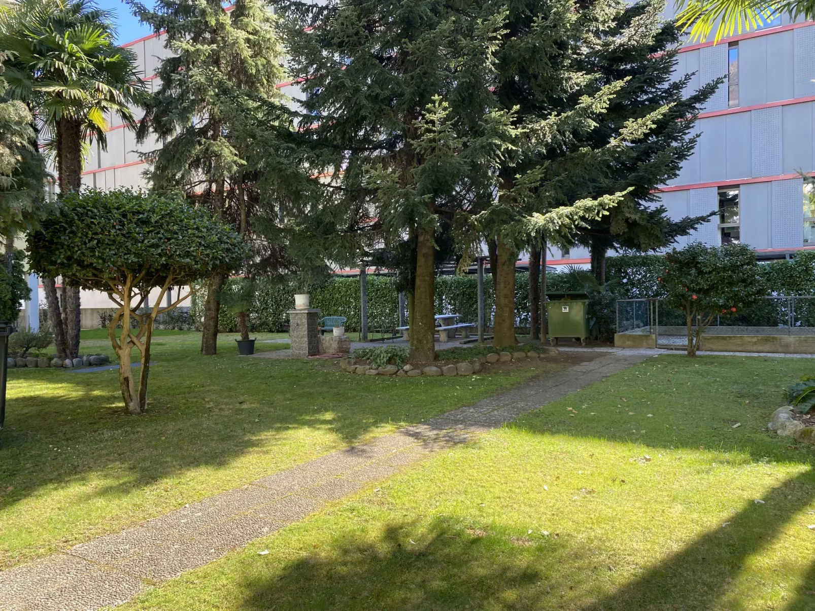 Robinia-City-Draußen