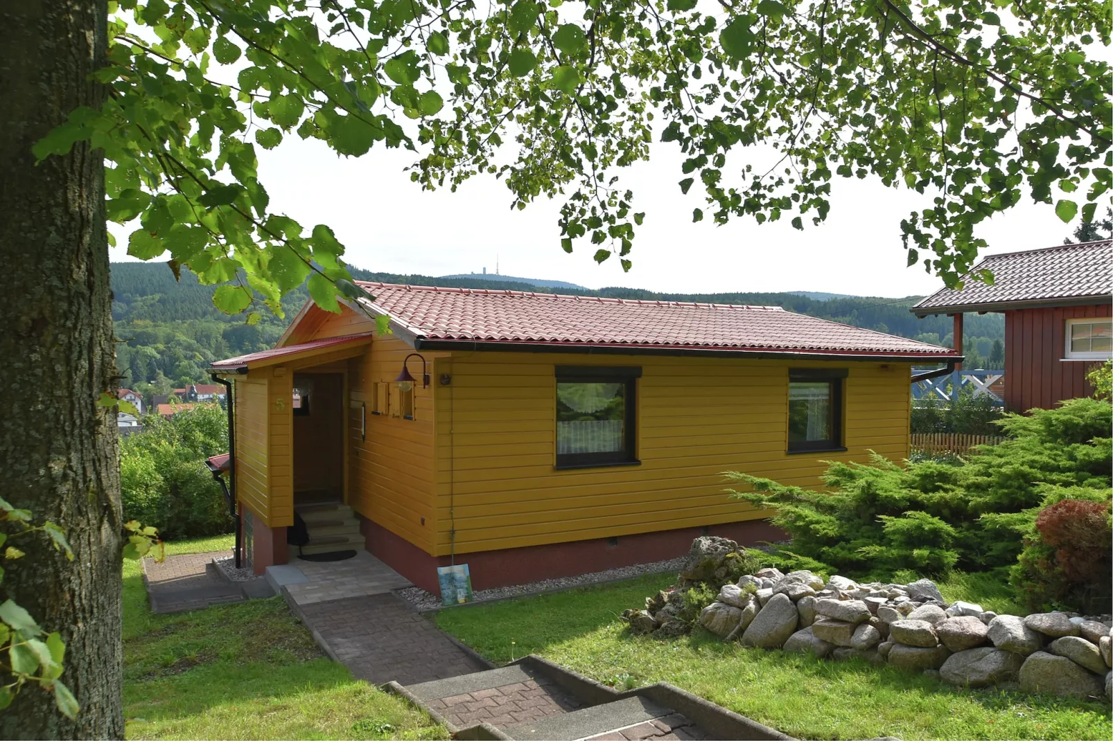 Waltershausen-Exterior summer
