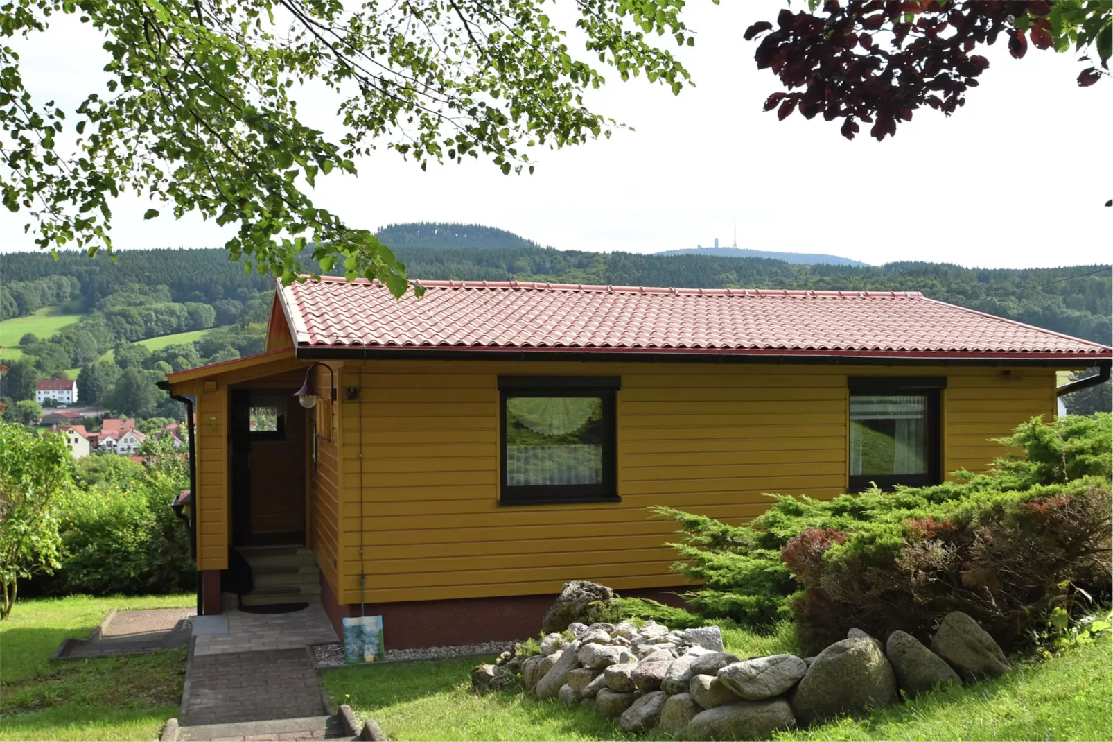 Waltershausen-Exterior summer