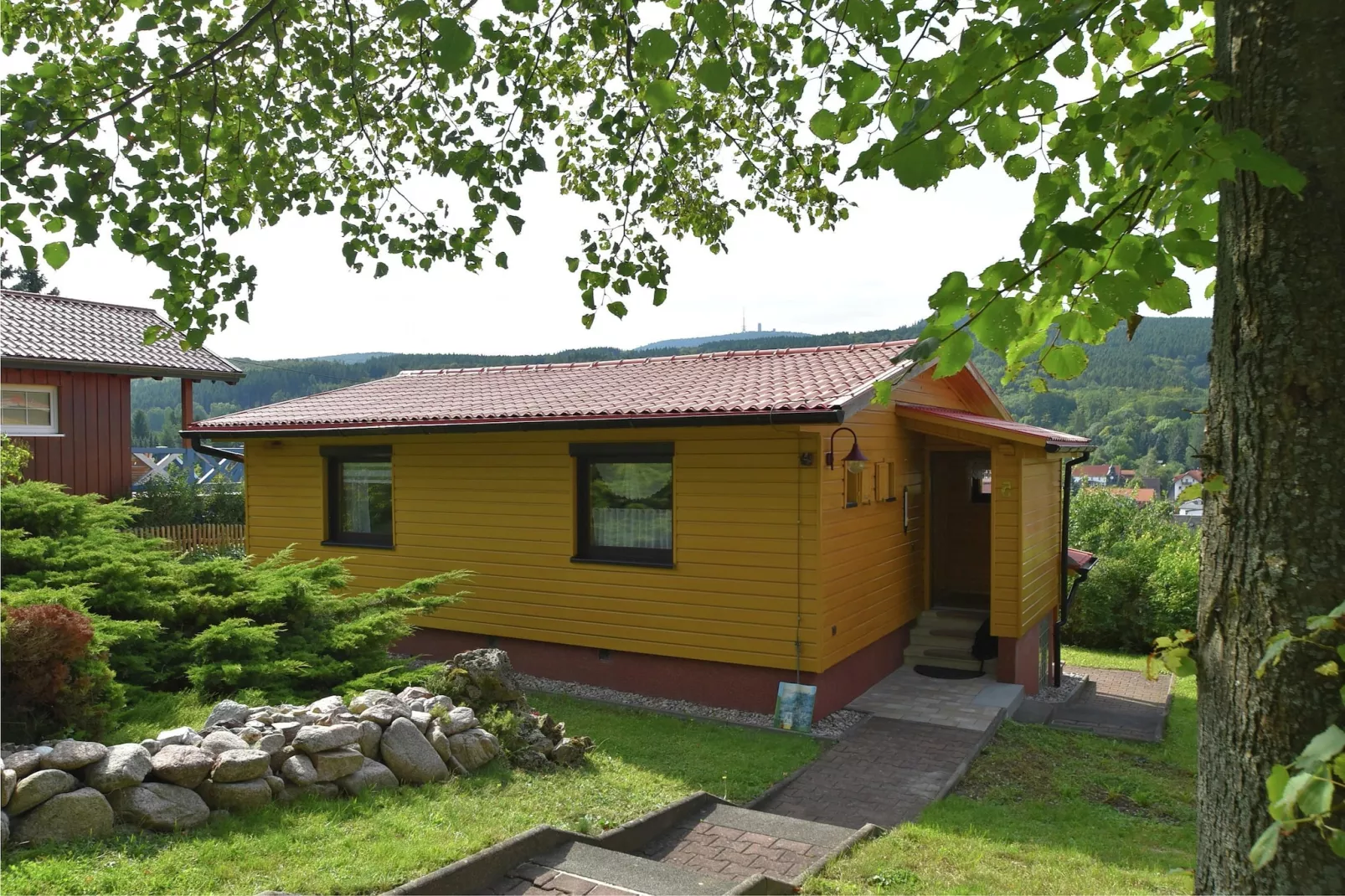 Waltershausen-Exterior summer