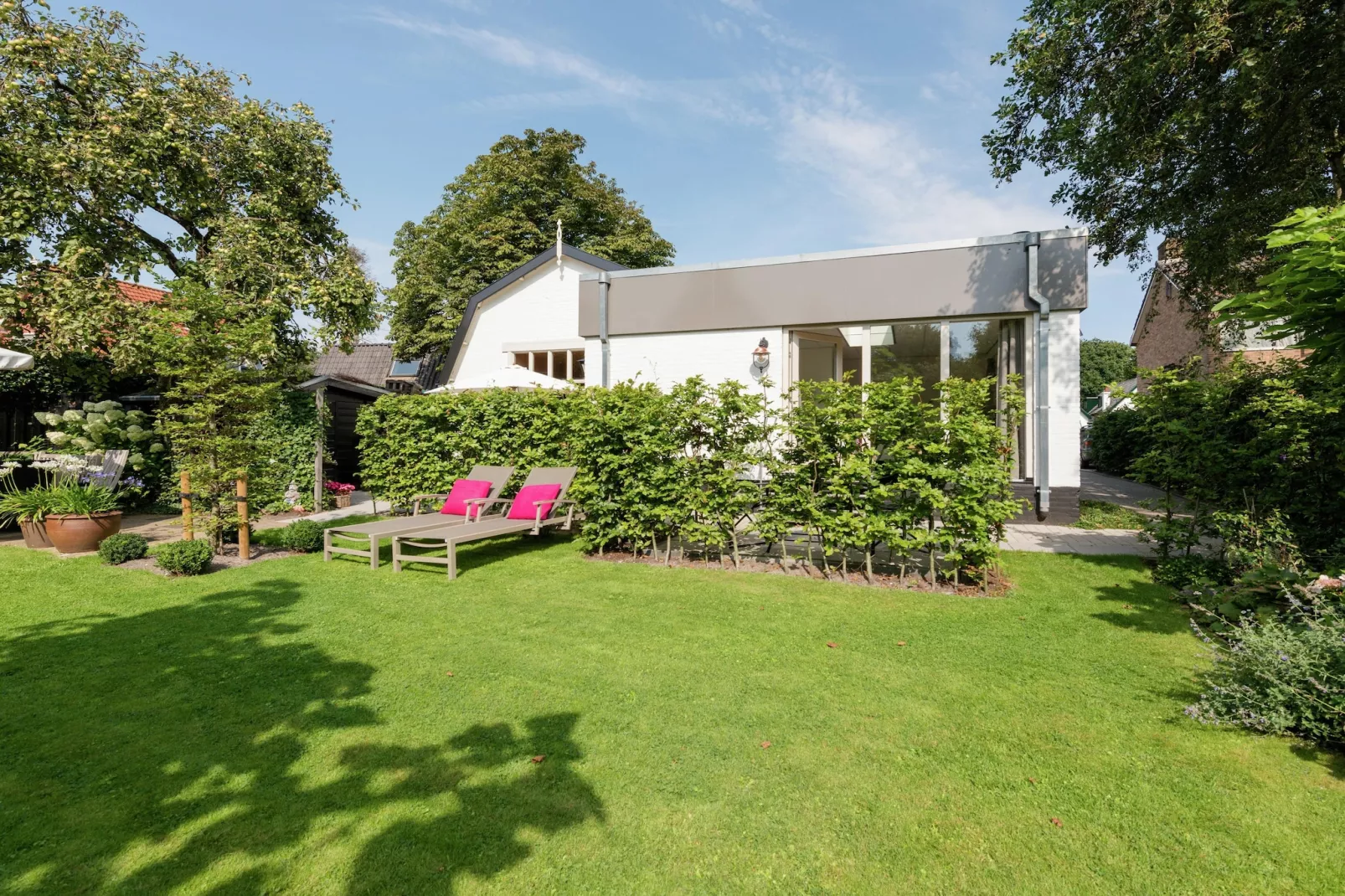 Hof van Craeck III-Exterior summer
