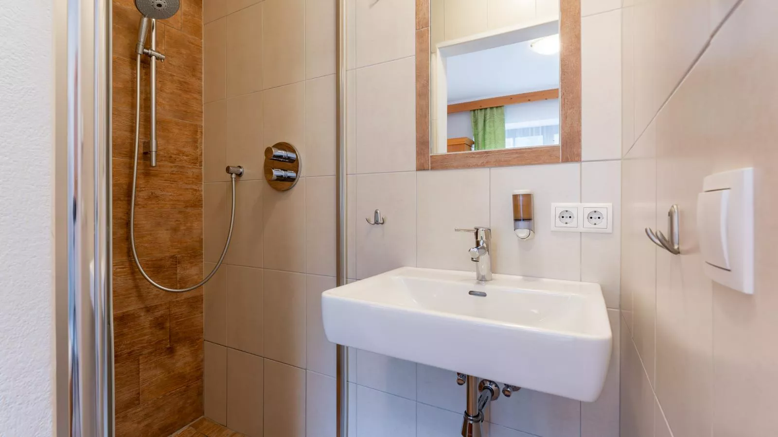 Zirmblick-Bathroom