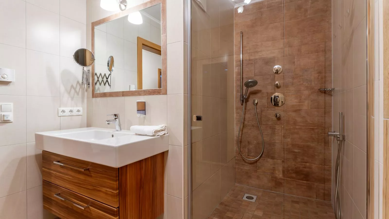 Zirmblick-Bathroom