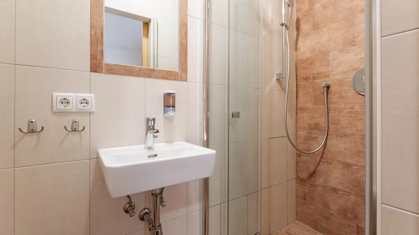 Zirmblick-Bathroom