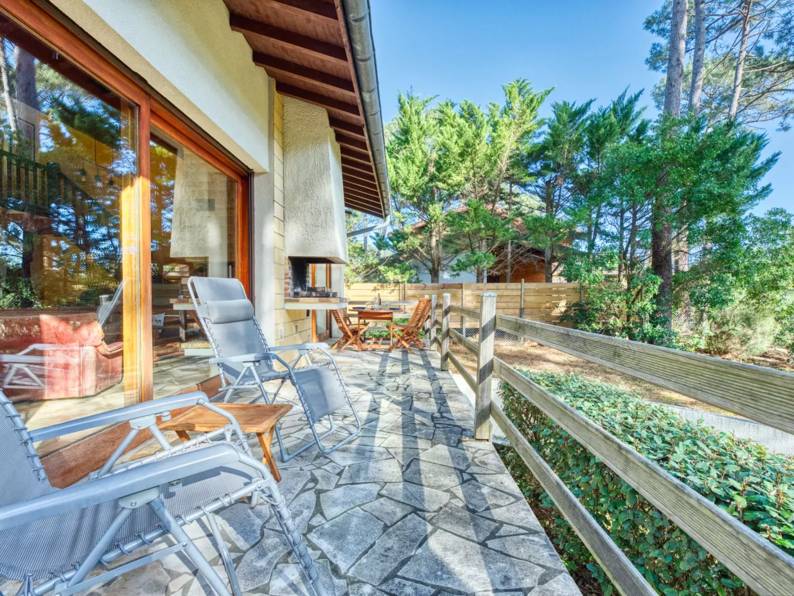Le Hameau du Point du Jour-Outside