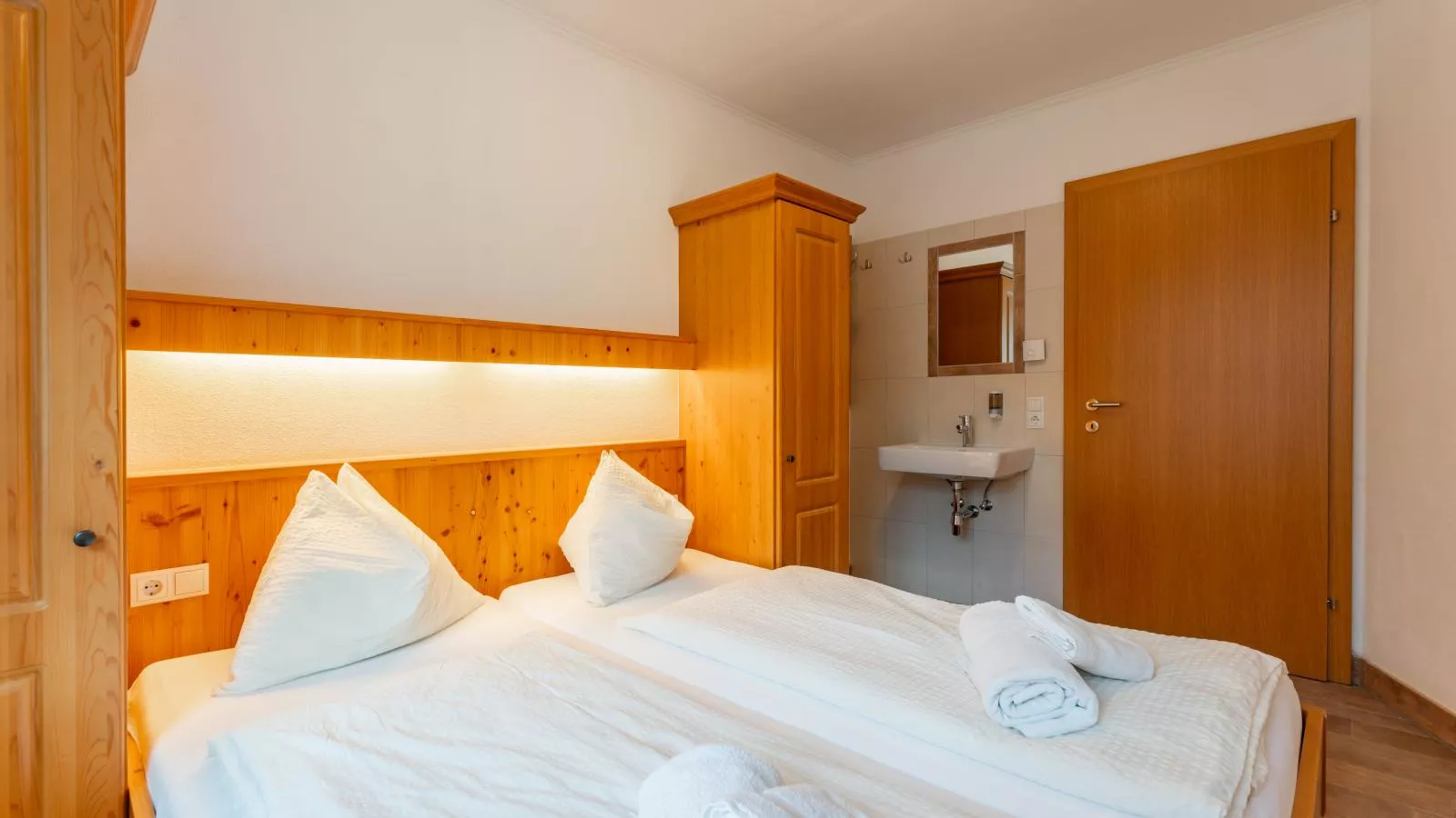 Zirmblick-Bedroom