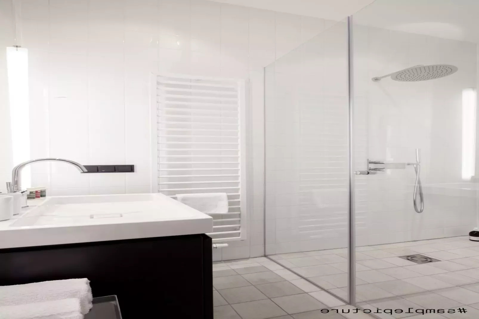 URBANAUTS Studios Fillgrader - 1Person-Bathroom