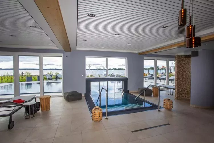 Apartments im MAREMÜRITZ Yachthafen Resort & Spa / Mare Grand Maisonette Suite 3 Personen-Pool
