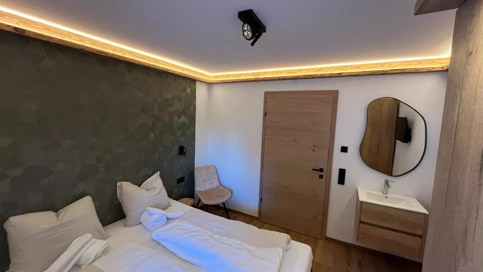 Chalet Kirchberg L-Bedroom