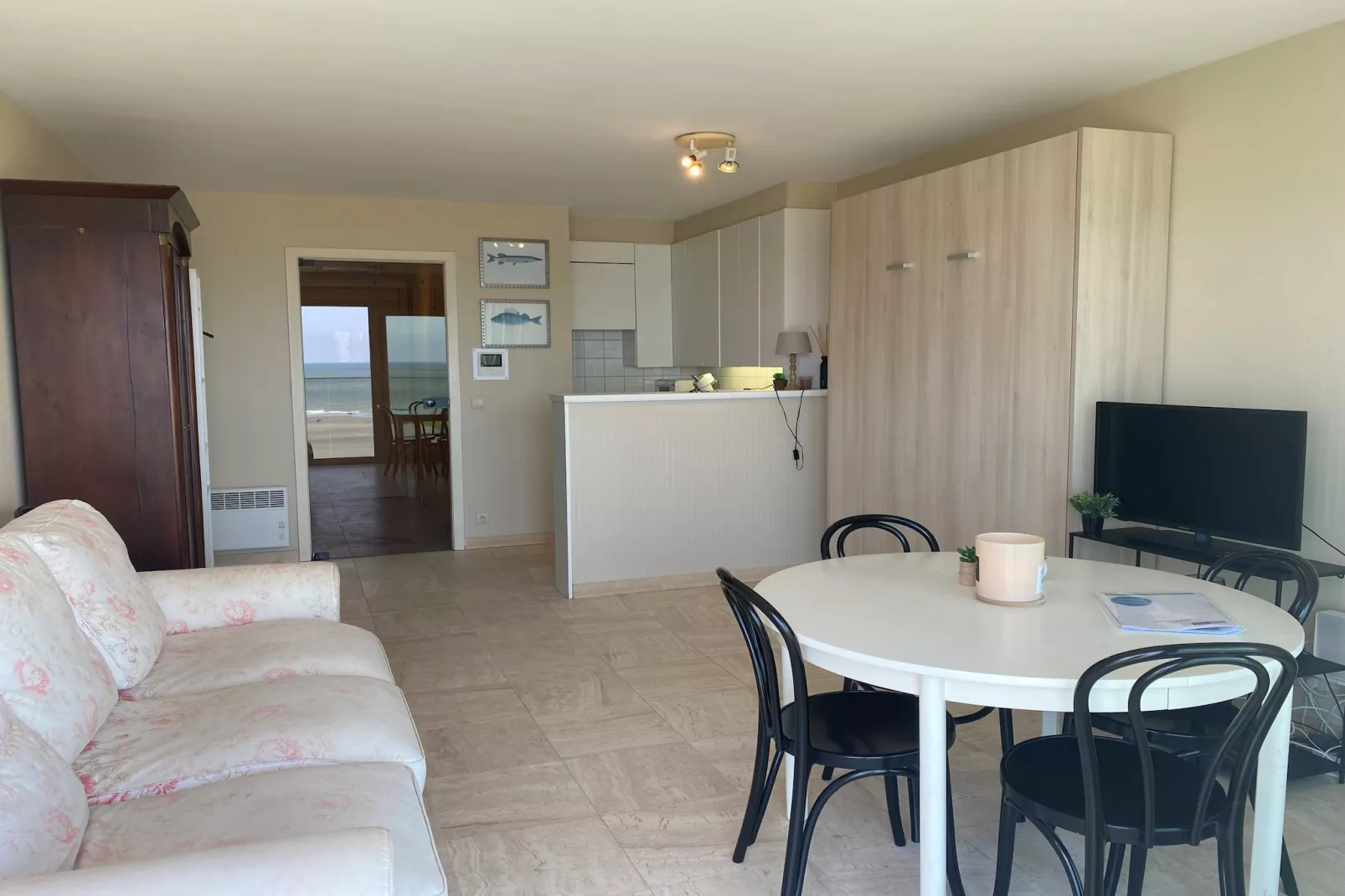 SEAWIND 502-Dining room