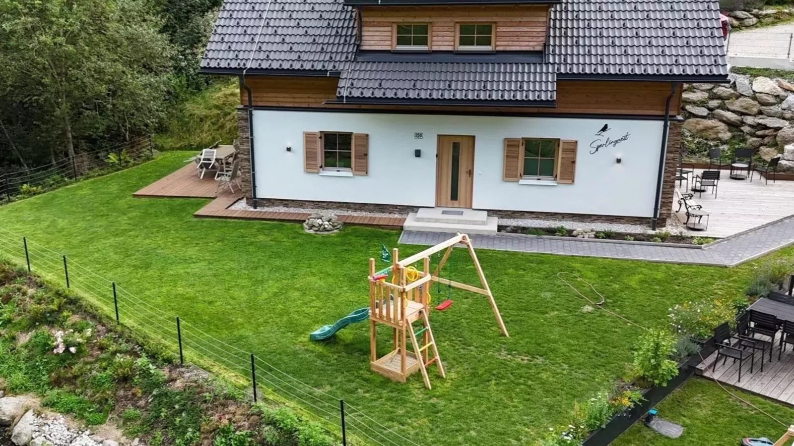 Sperlingnest-Exterior summer