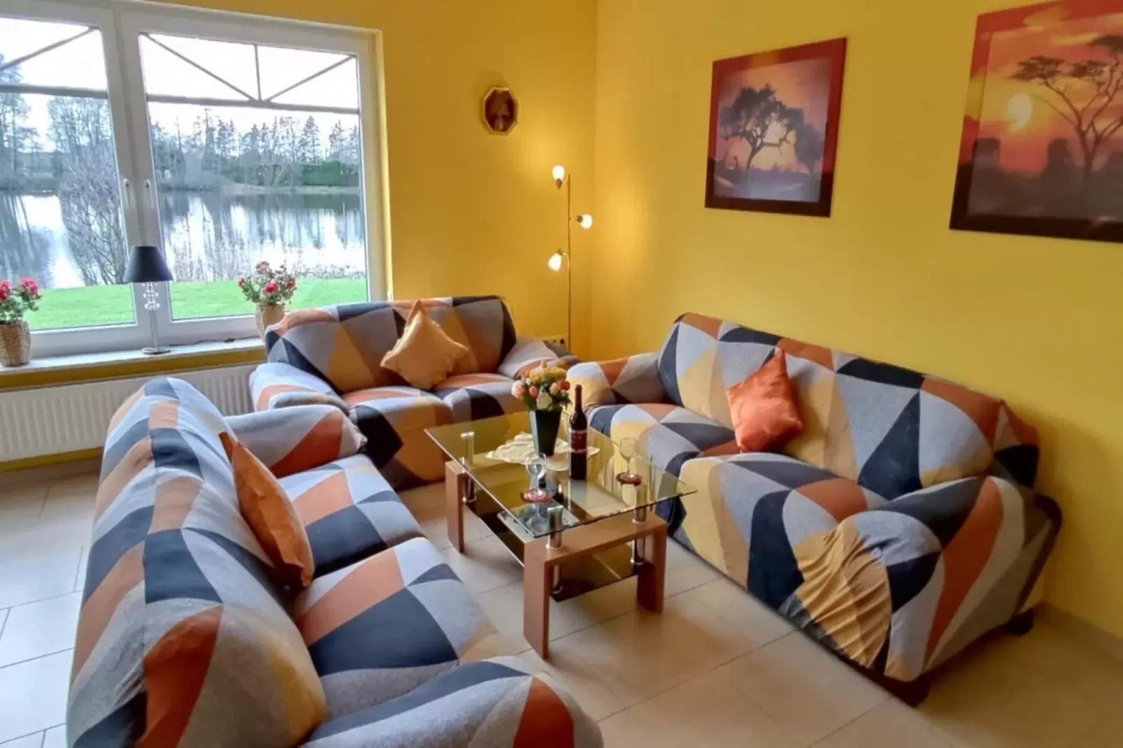 Große Ferienwohnung für 6 Personen mit Terrasse-Salon