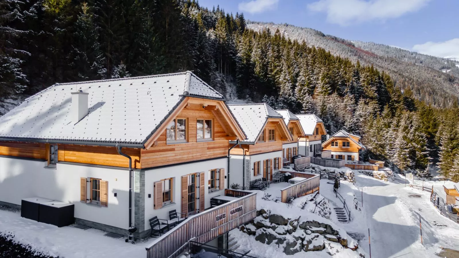 Haus Ganbei-Exterior winter