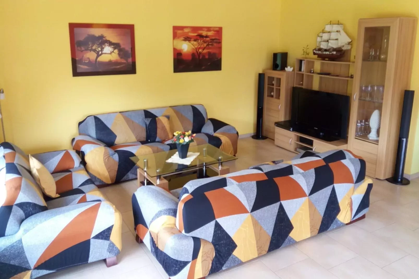 Große Ferienwohnung für 6 Personen mit Terrasse-Salon