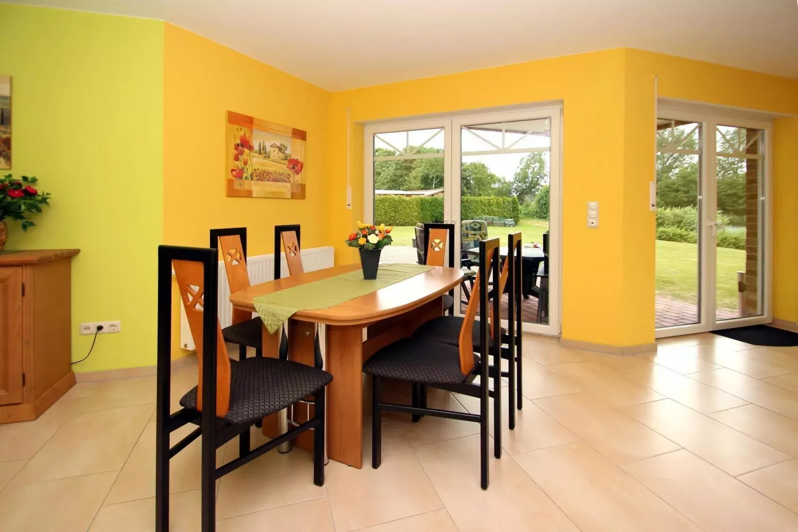 Große Ferienwohnung für 6 Personen mit Terrasse-Salle à manger