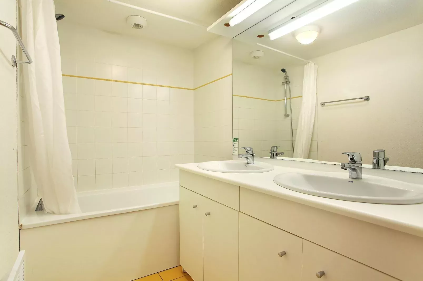 Résidence Le Buet 2-Bathroom