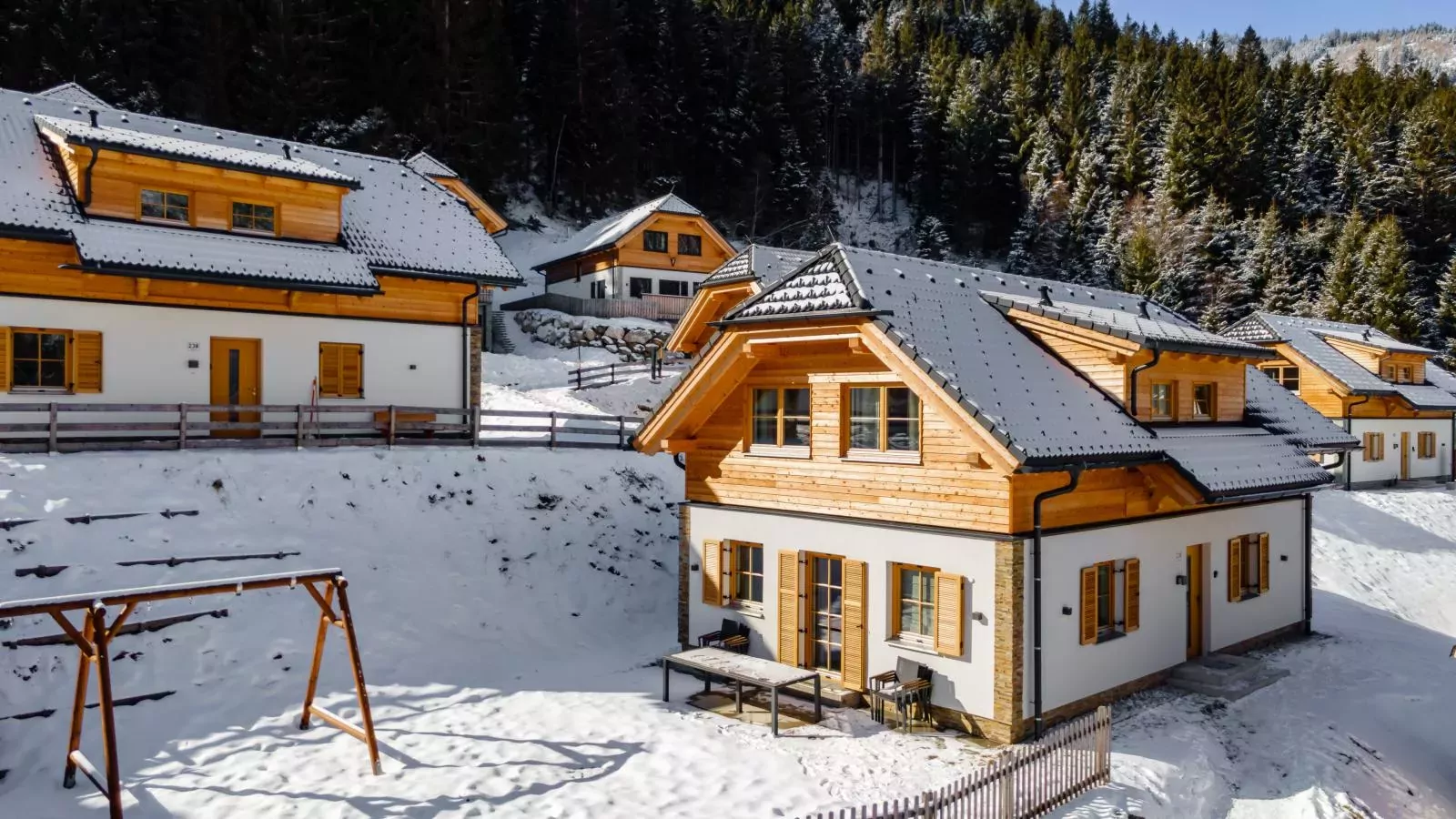 Haus Enzian-Exterior winter