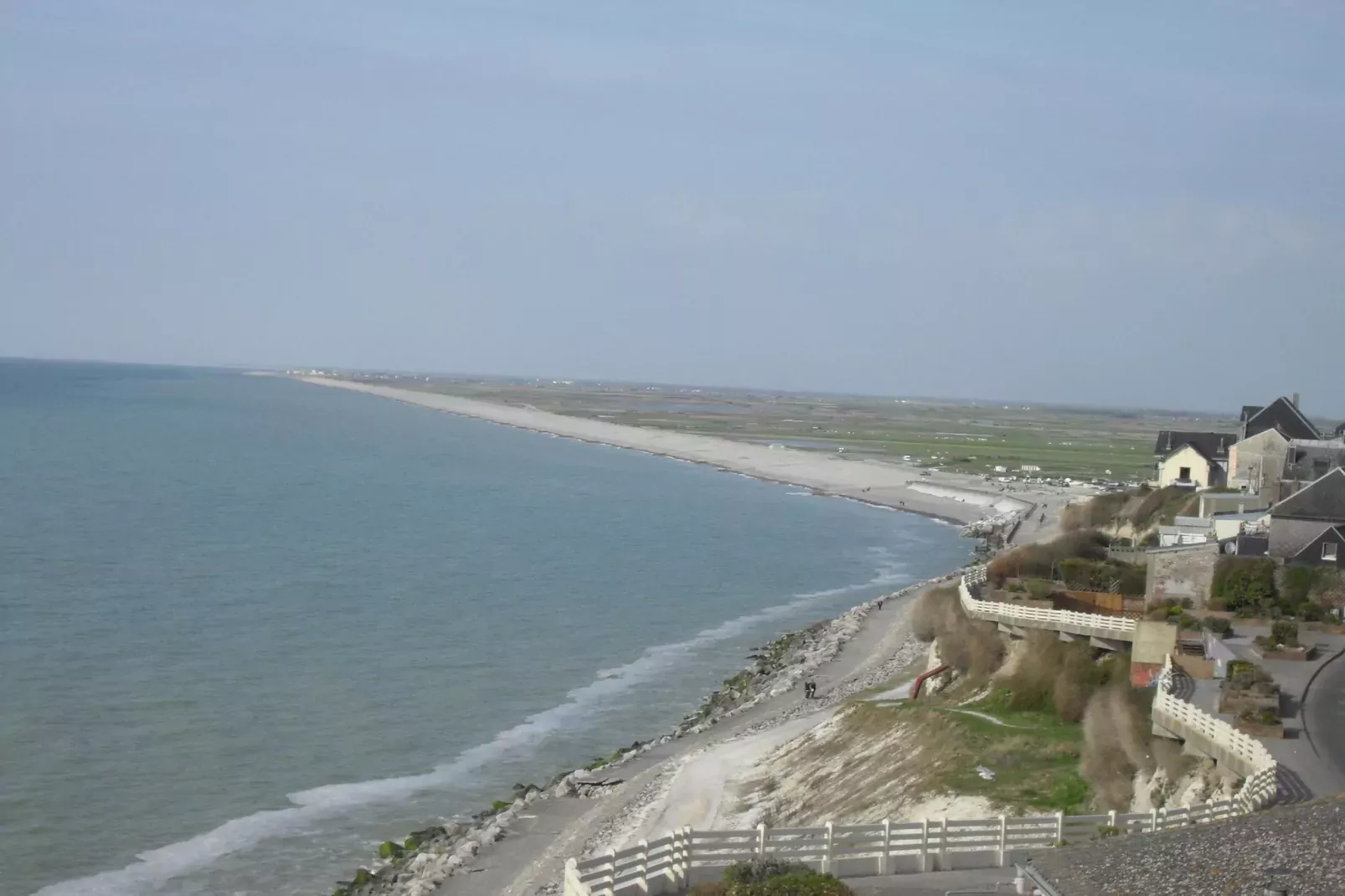 Les Terrasses de la Plage 1-Zones d'été à 5 km