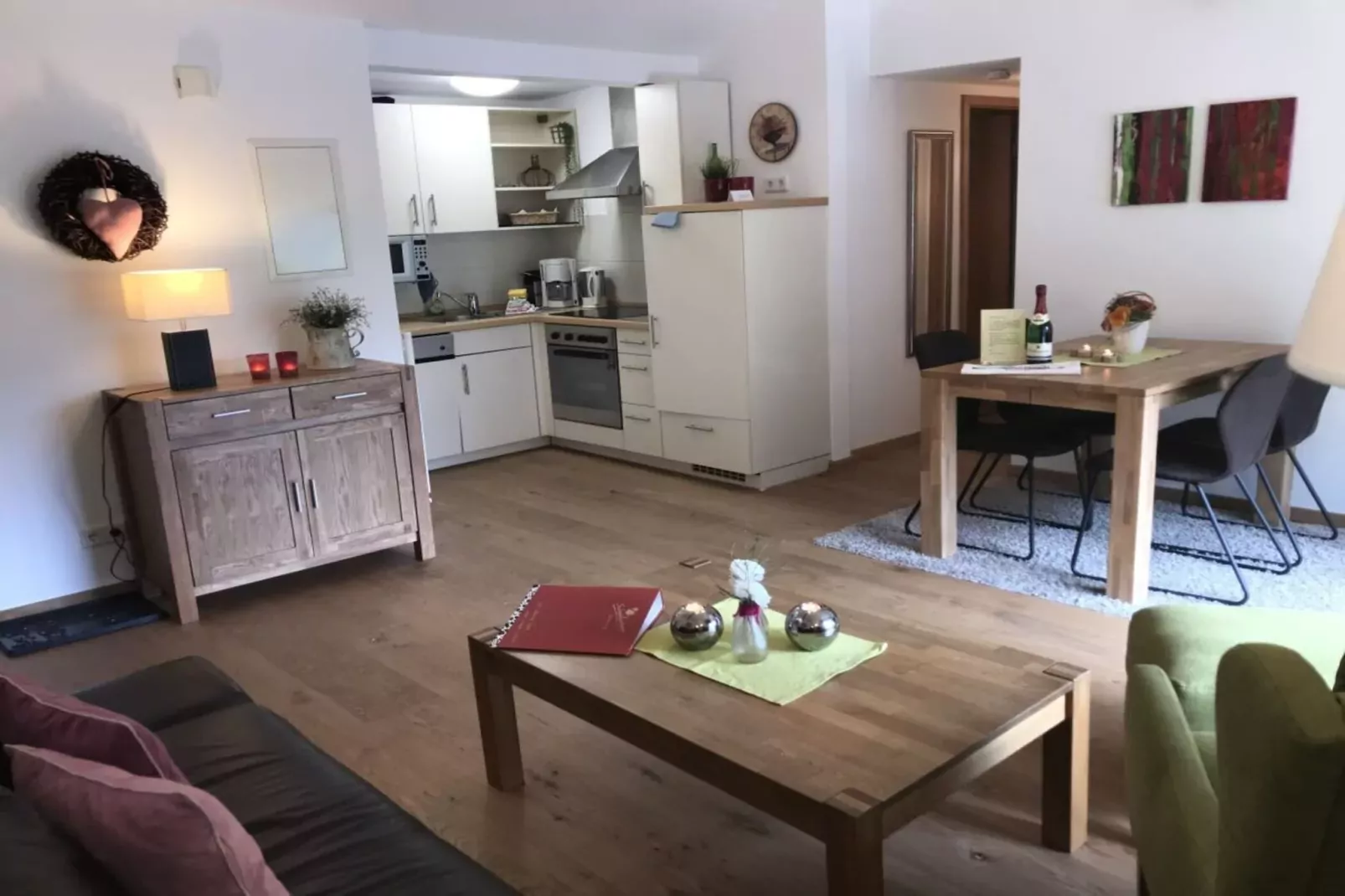 40900-Living room