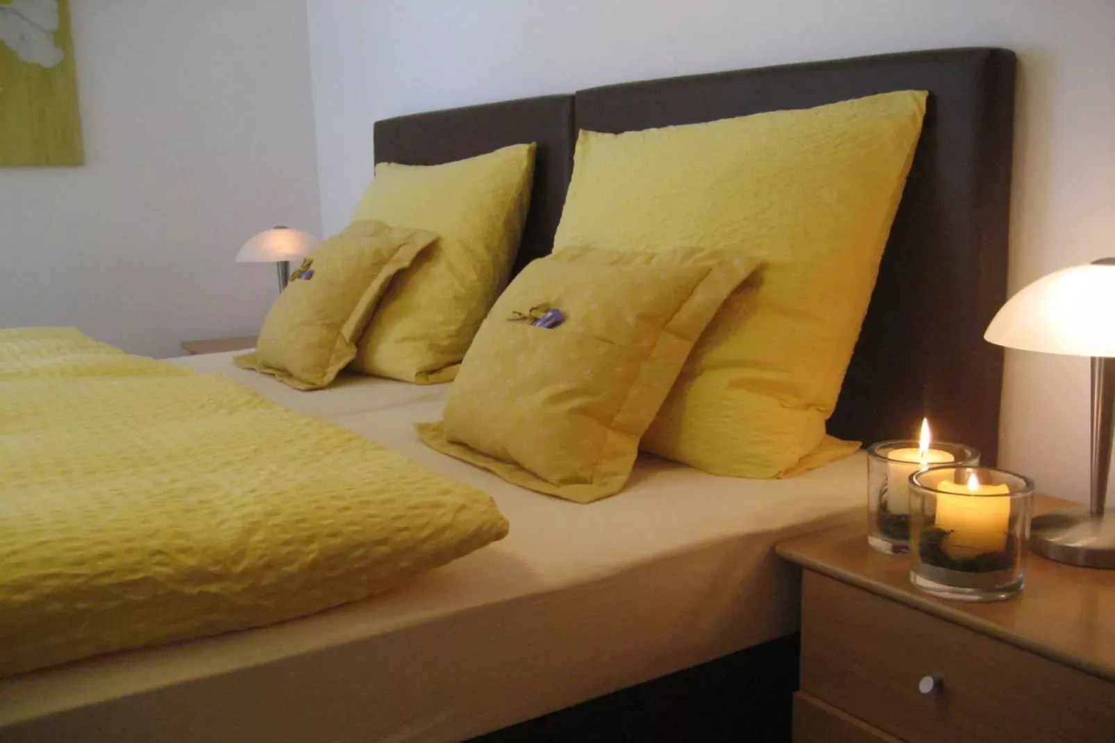 40900-Bedroom