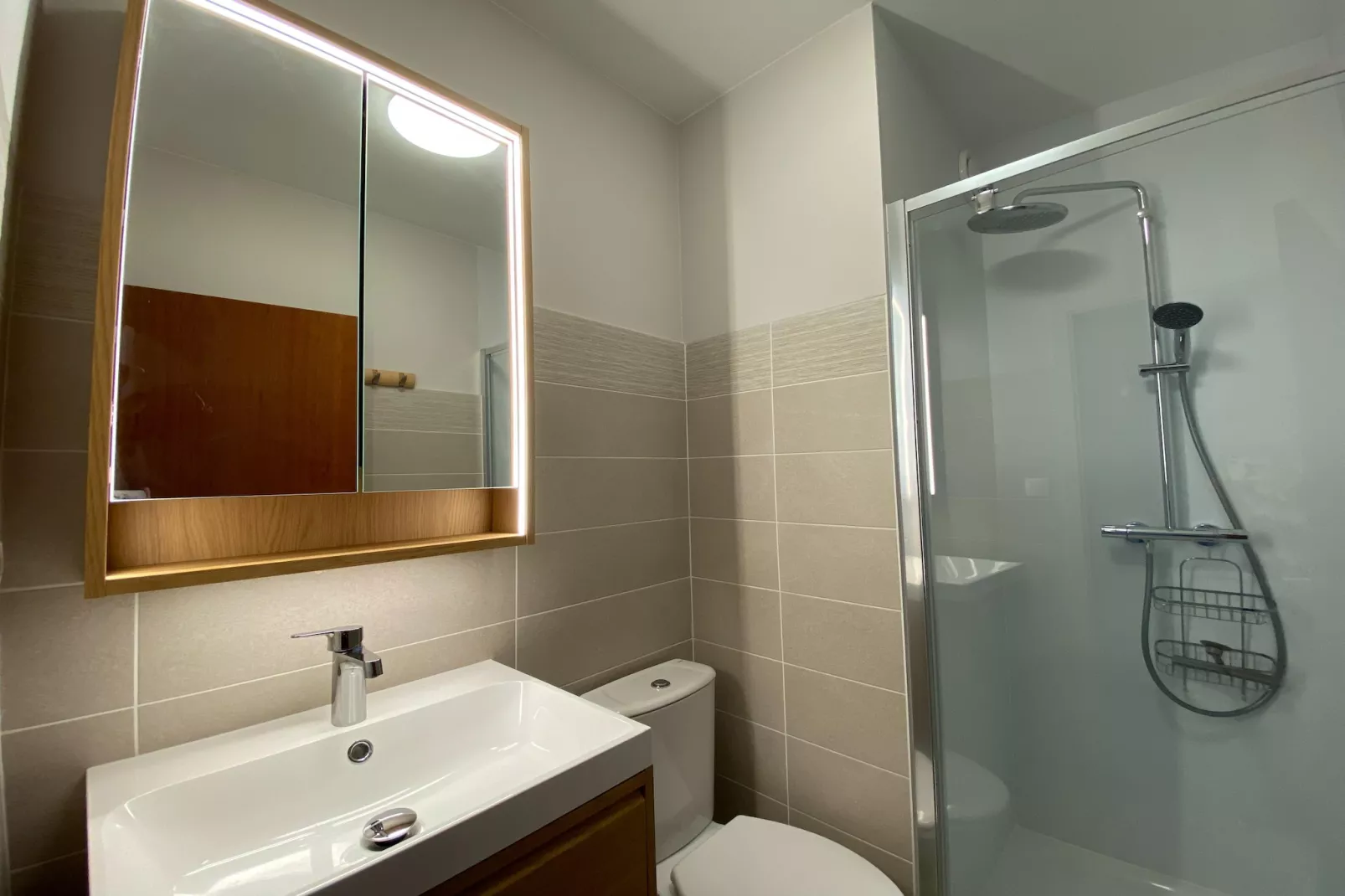 REMBRANDT 502-Bathroom