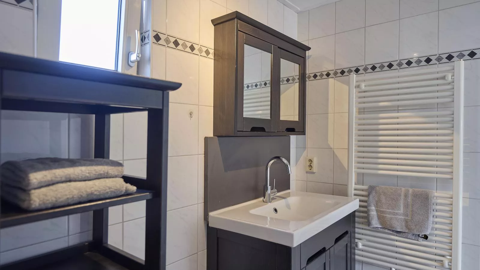 T Kaatsheuveltje 1-Bathroom