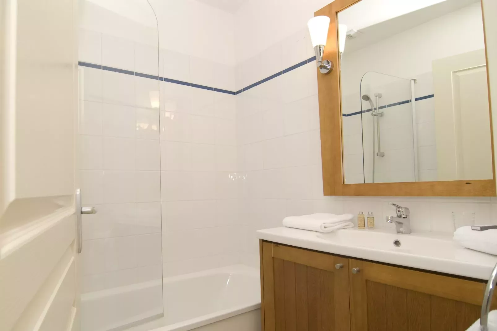 Résidence La Marquise 1-Bathroom