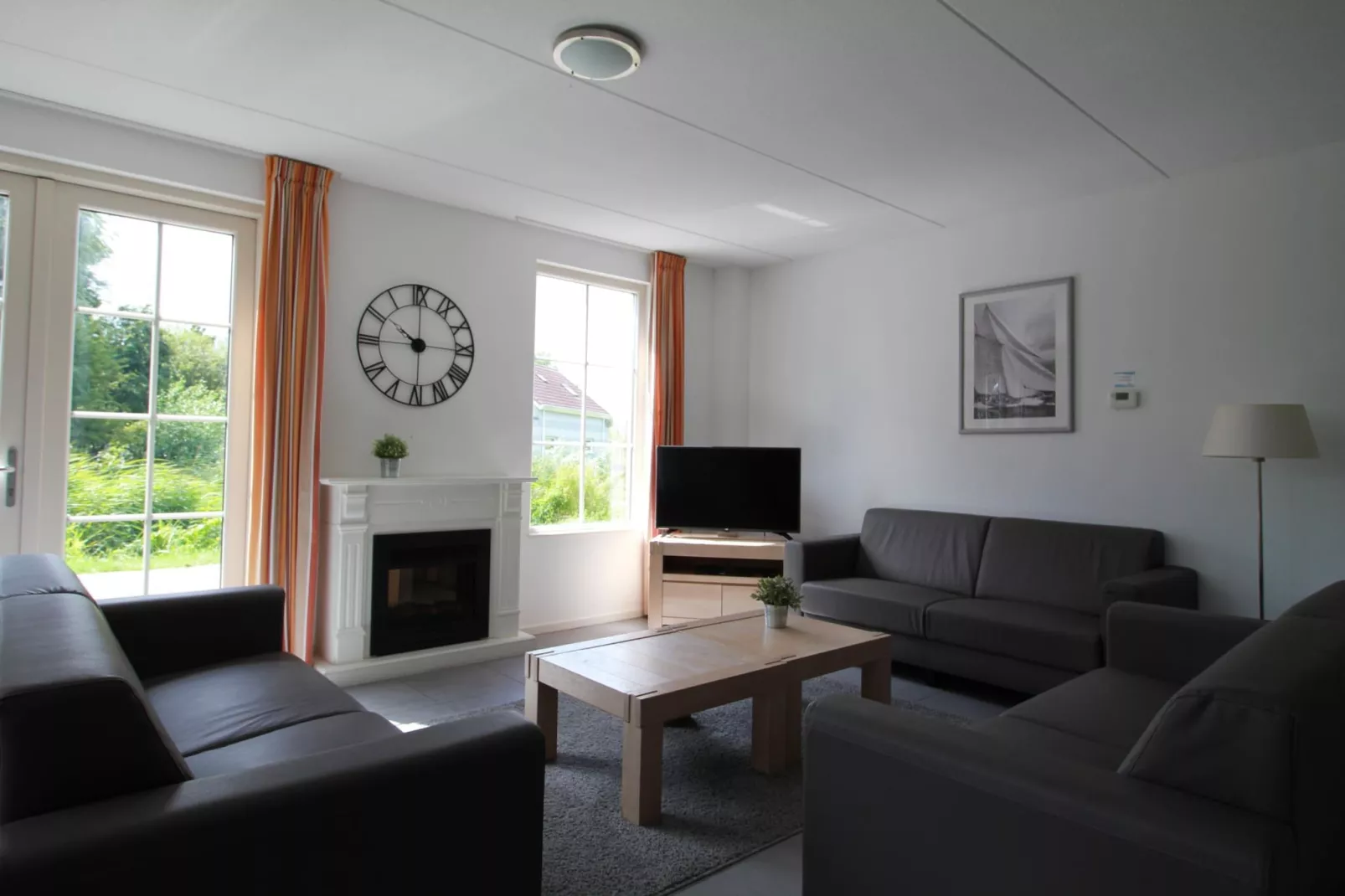 Beach Resort Makkum 32-Salon