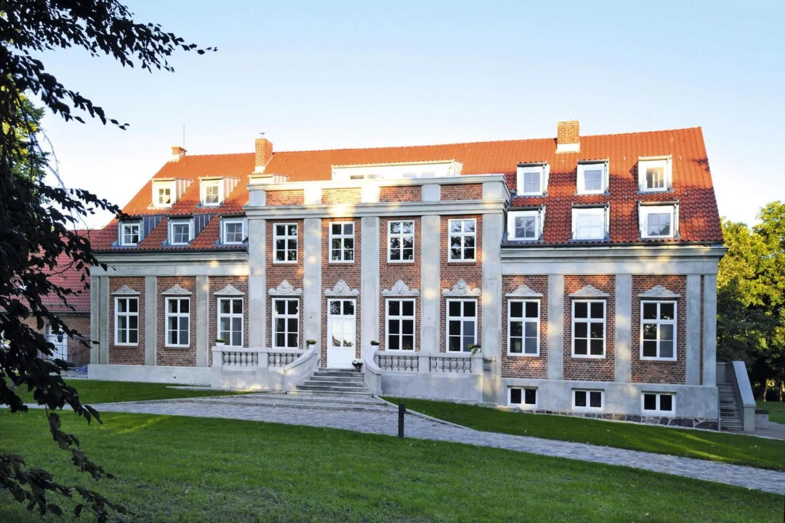 Gutshaus Zicker -Wohnung 4-Außenbereich Sommer