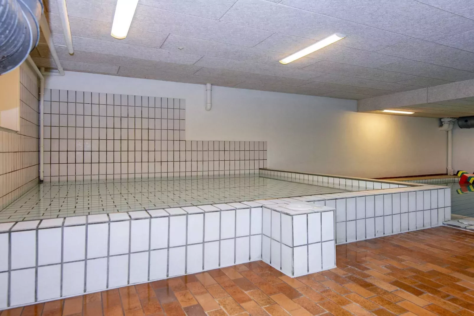 3 room,1 st floor,penthouse-Schwimmbad
