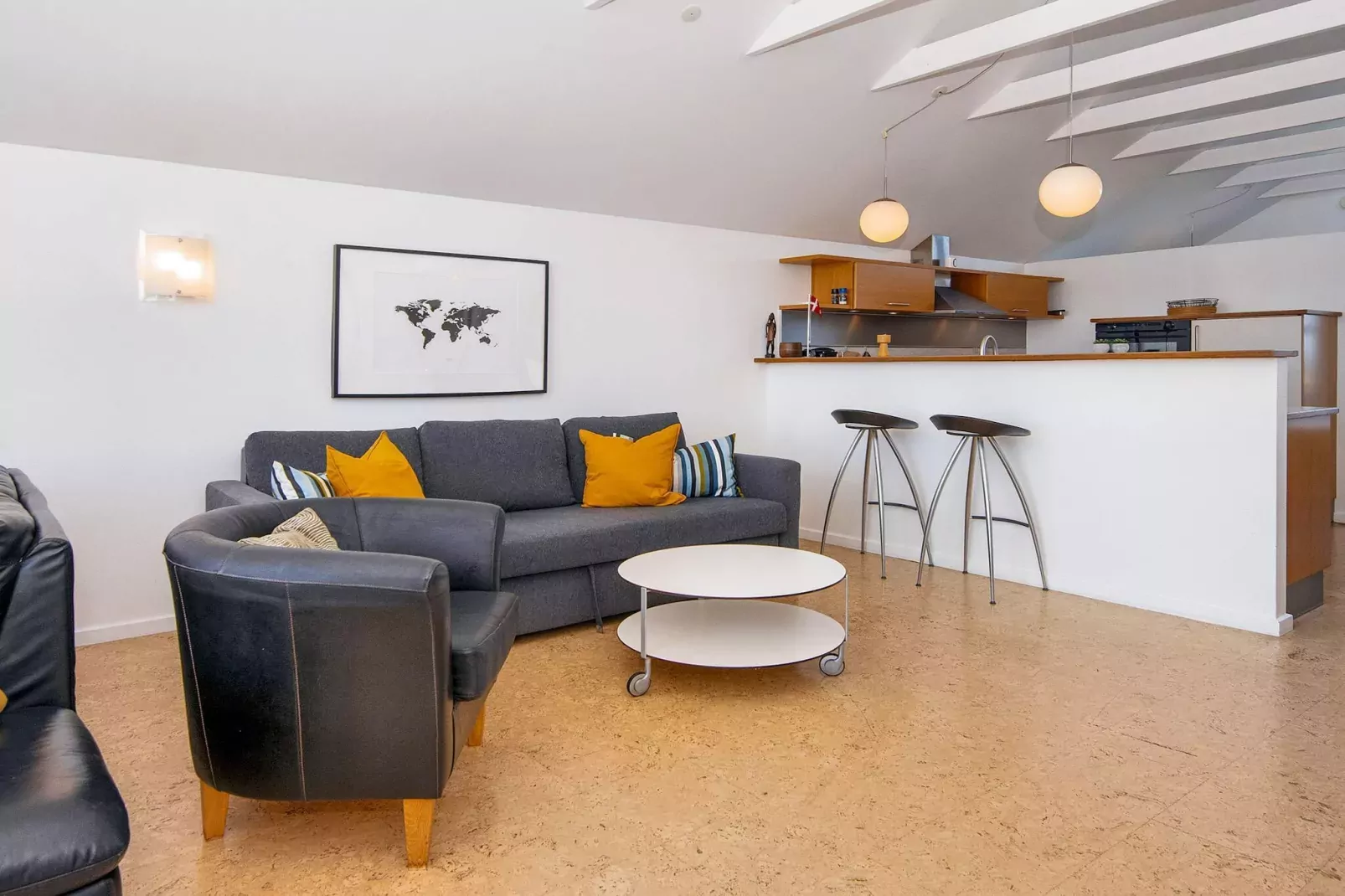 3 room,1 st floor,penthouse-Innen
