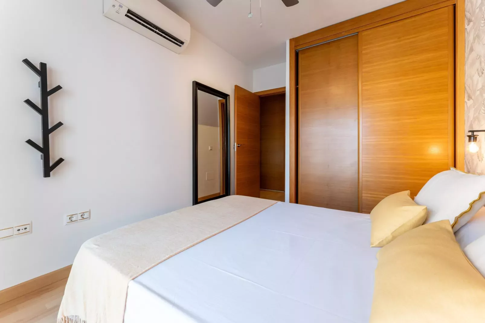 CT 252 - Faro's Malaga Citylights - Amazing Roof Terrace-Bedroom