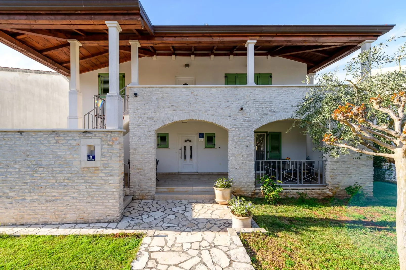 Apartment Inteuro Porec-Exterior summer