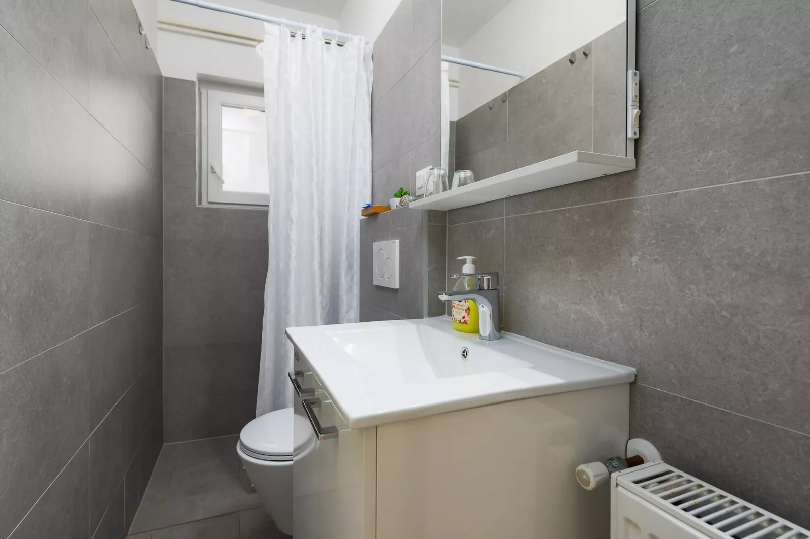 Apartment Inteuro Porec-Bathroom